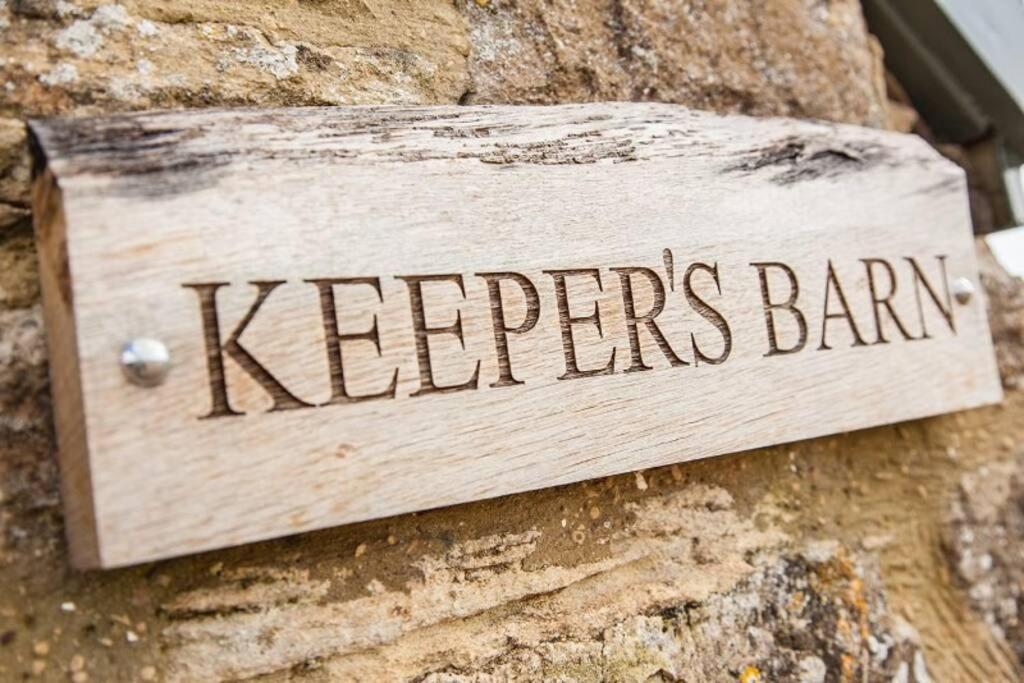 Вилла Secluded Romantic Cotswolds Barn - Sleeps 2 To 4 - Near Cirencester - Dog Friendly Kemble Экстерьер фото